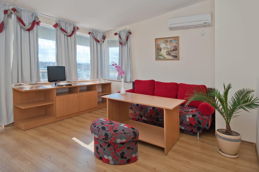 Семеен Хотел Бриз Szozopol Kültér fotó